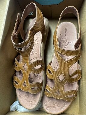 BareTraps Women's Brown Cutout Slingback Sandals